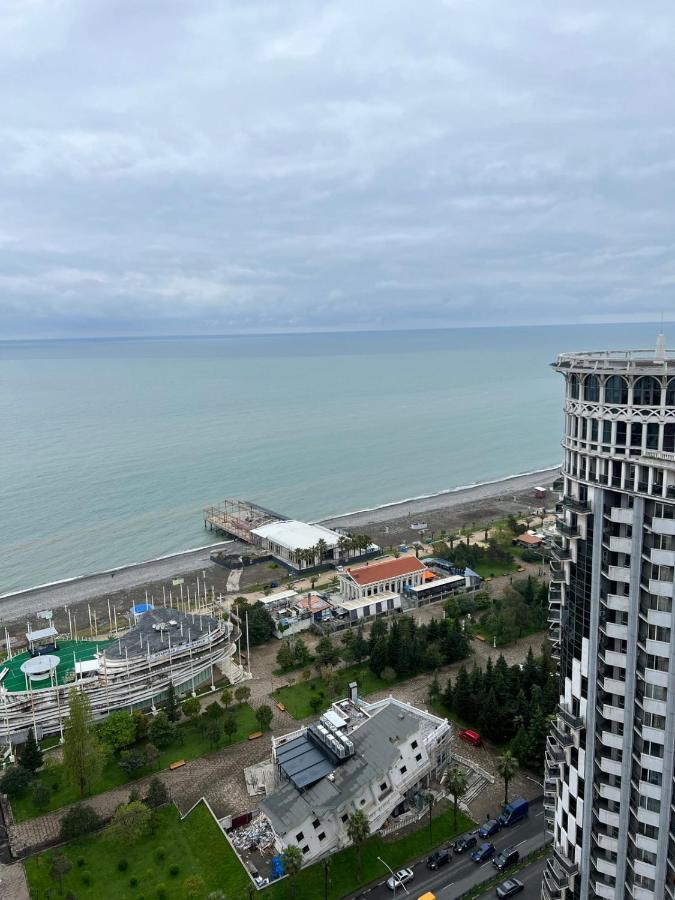 Holiday Lux Sea Towers バトゥーミ エクステリア 写真