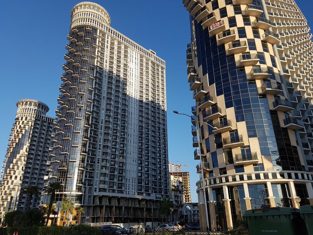 Holiday Lux Sea Towers バトゥーミ エクステリア 写真